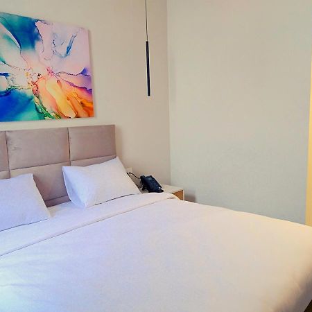 Add Hotel Almaty Esterno foto