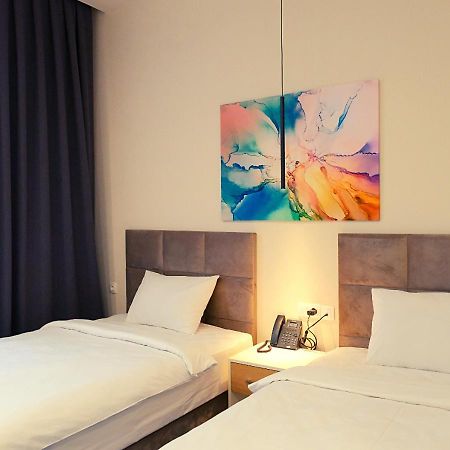 Add Hotel Almaty Esterno foto