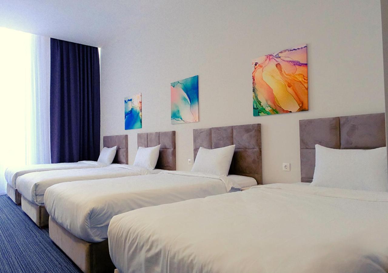 Add Hotel Almaty Esterno foto